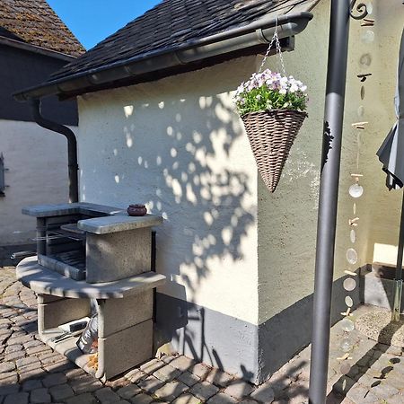 Moselperle- Urlaub Im Historischen Fachwerkhaeuschen Apartman Bullay Kültér fotó